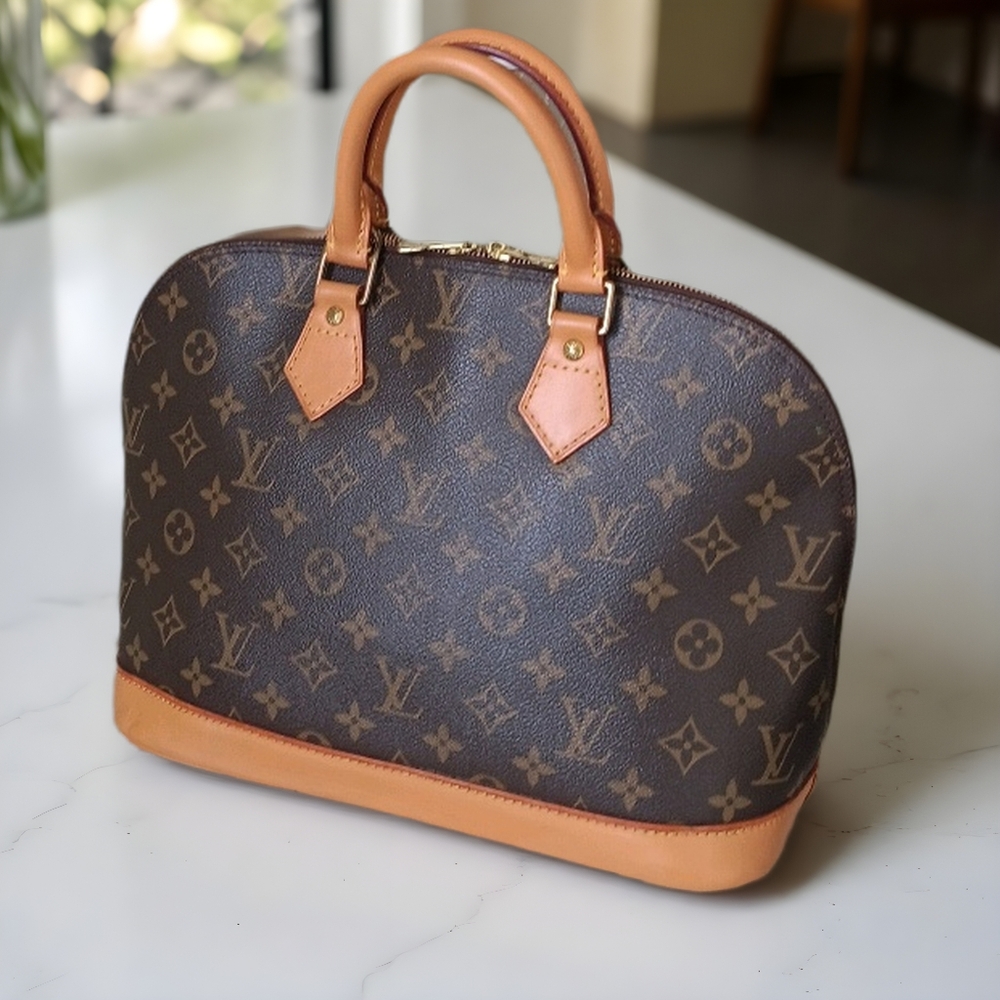 Louis Vuitton ✨️ Vintage Monogram Alma PM Handbag - Picture 6 of 16